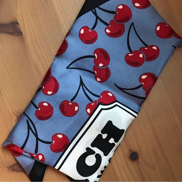 🍒 Coach Cherry Swirl Print Silk Blue/Red - Picture 5 of 9